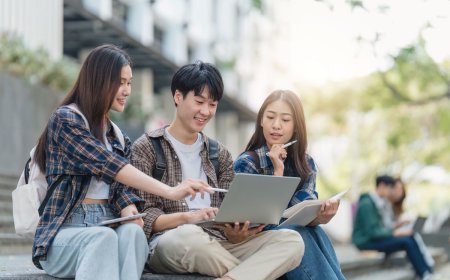 Kuliah vs Kursus Online, Anak Zaman Sekarang Pilih Mana?