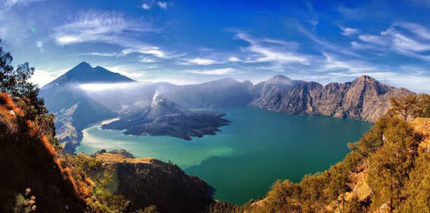 7 Wisata Gunung dengan Pemandangan Terindah di Indonesia, Surganya Para Pendaki