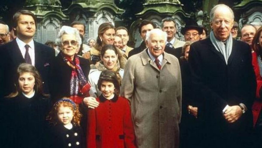 Biografi Keluarga Rothschild: Dinasti Keuangan, Reputasi Digital, dan Refleksi Teori Informasi Modern